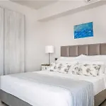 Romeo Kefalonia * Свороната